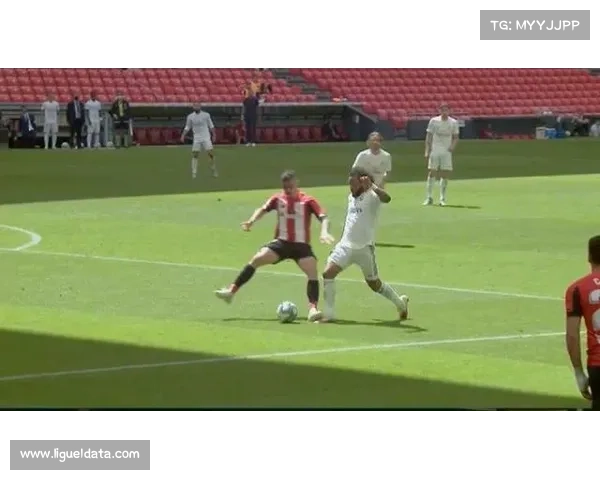 VAR争议再起：皇马绝杀点球判罚引讨论